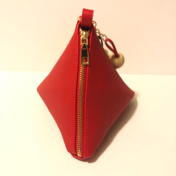 Red Pyramid Shaped Wristlet Mini Bag New - Picture 2 of 6